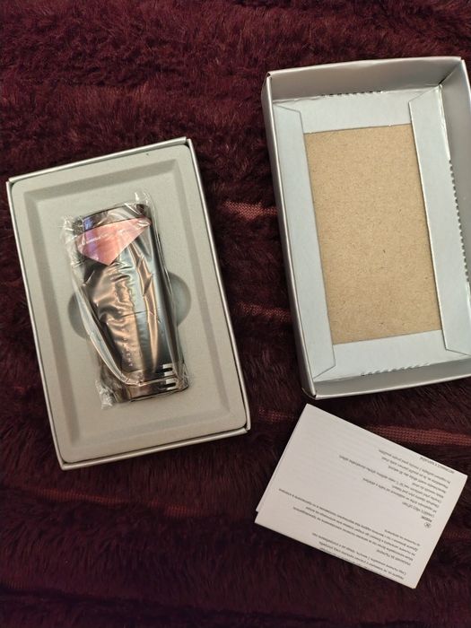 Запалка изцяло метална.