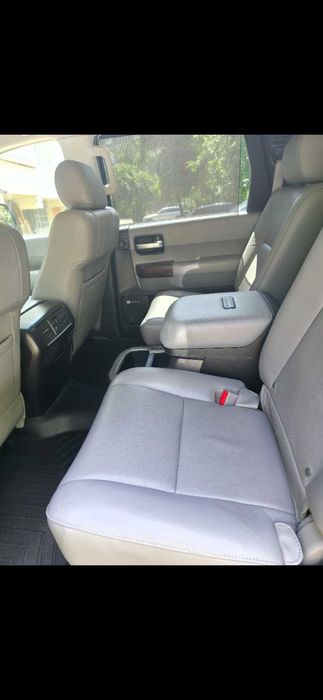 Toyota sequoia Platinum