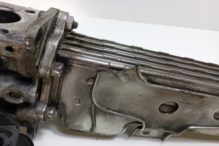 Racitor gaze 038131513AD Volkswagen VW Tiguan prima generatie 5N seri