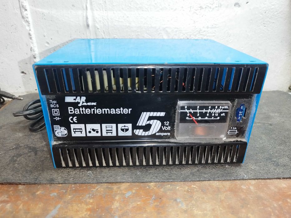 Redresor / incarcator auto 12 Volti Robot pornire cateva modele