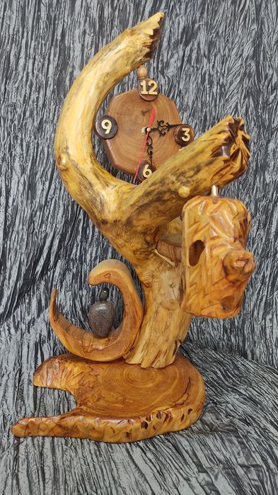 Продам часы - полка. Дерево.