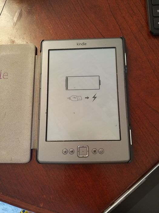 Amazon Kindle Keyboard (3rd Generation) + фирменный чехол