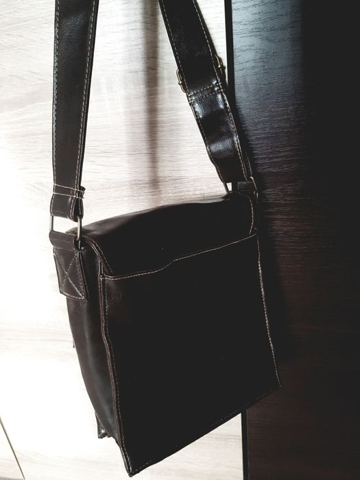 Borseta piele naturală Italia 25/20/6 impecabilă