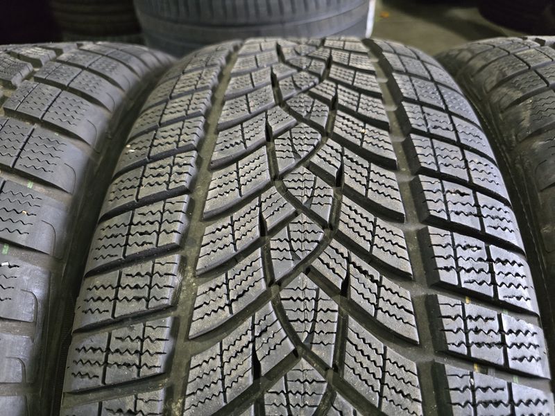 245/50/20 GOODYEAR 4бр