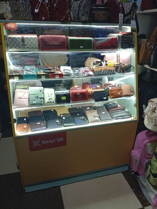 Продам витрину с подсветкой