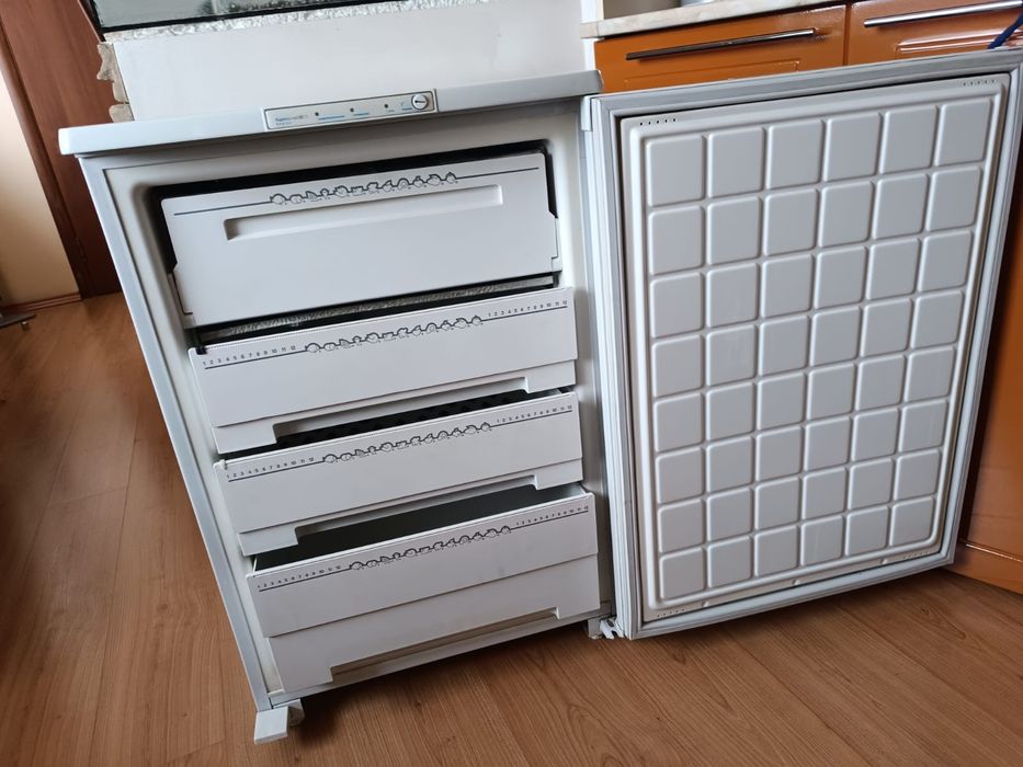 Морозильник Бирюса