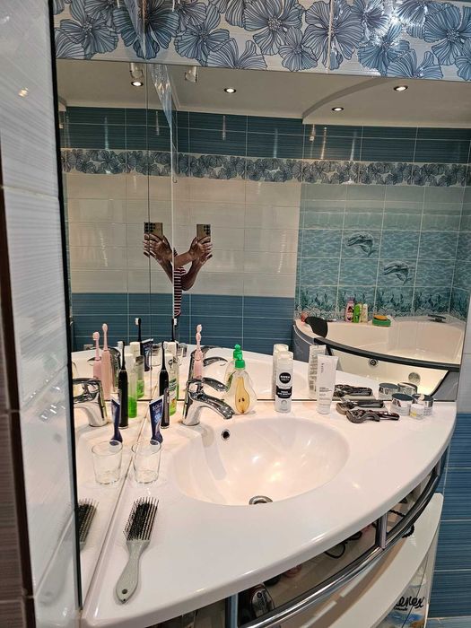 Продам 5 комнатную квартиру