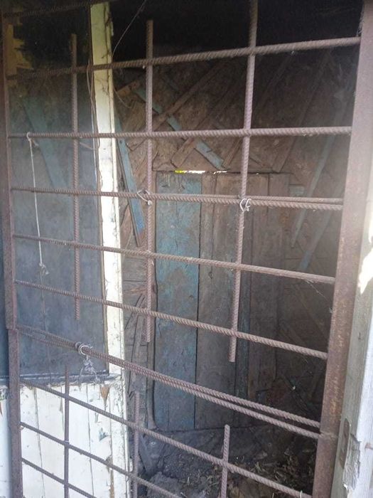 продам металлическую решетку дверь