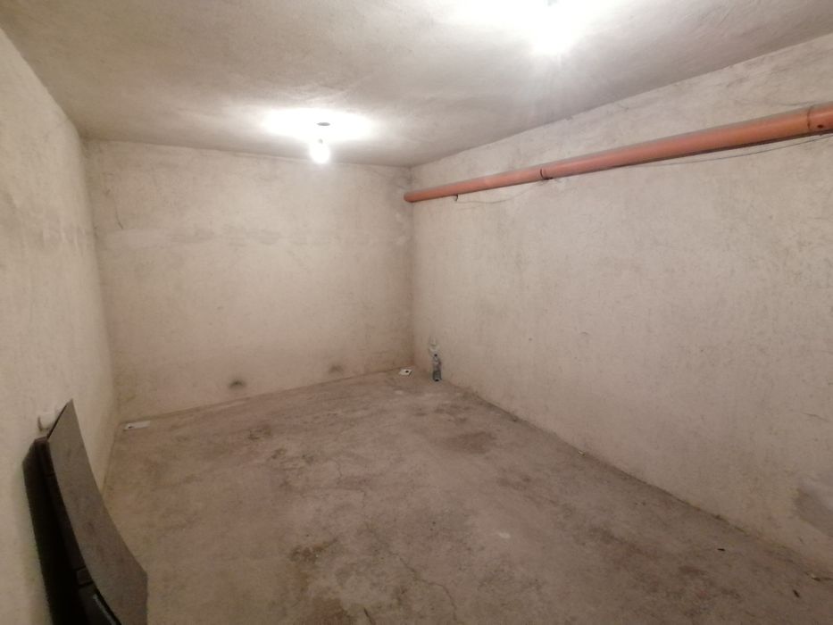 Дава се под наем Гараж / Паркомясто в Пазарджик, Руски - 18 кв.м за 76.5 € - Снимка #3