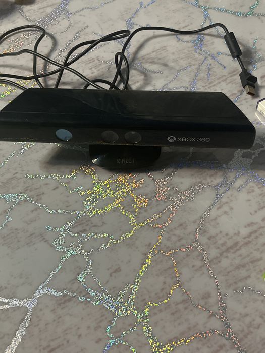 Xbox 360E + Kinect + 8 дисков