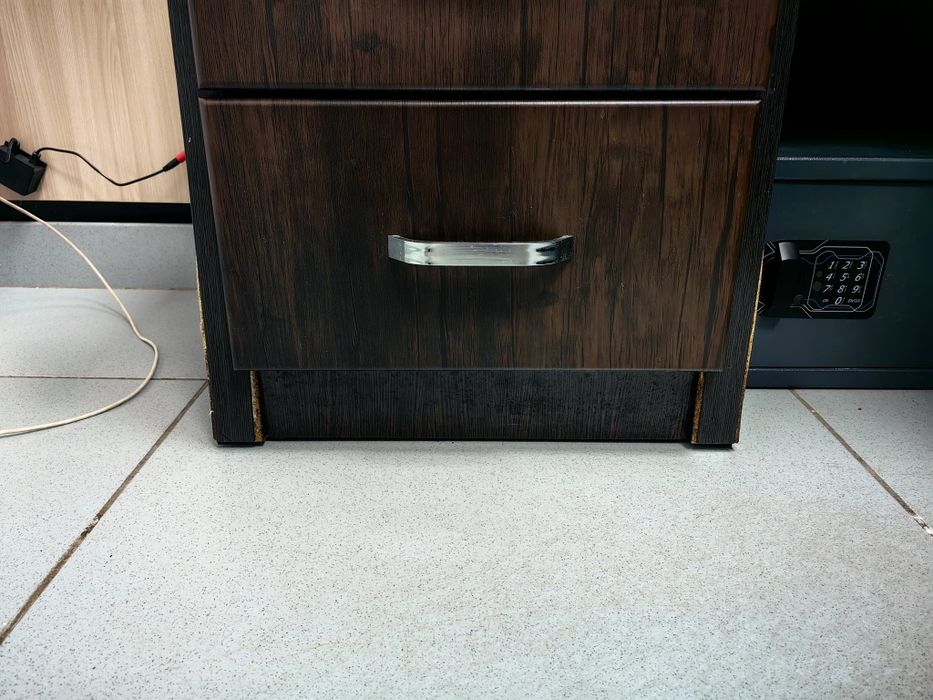 Стол руководителя с приставкой