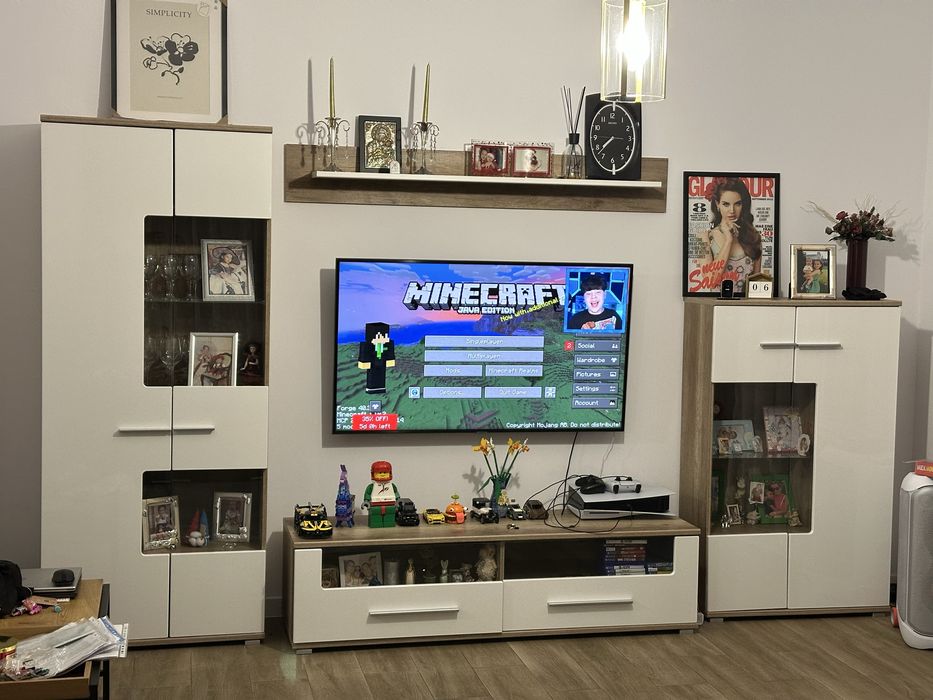 Mobila living culoare alb plus culoare lemn 320 cm latime