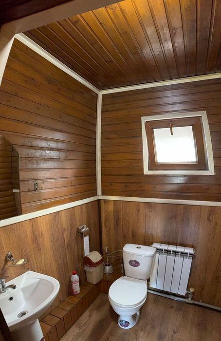 Деревянный двух этажный сруб