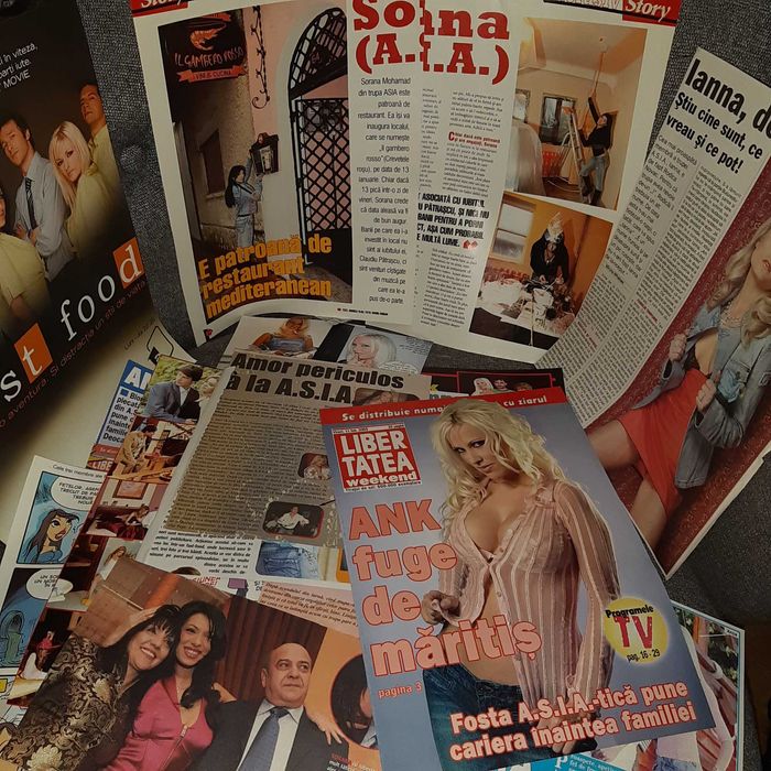 Colectie de articole cu trupa ASIA