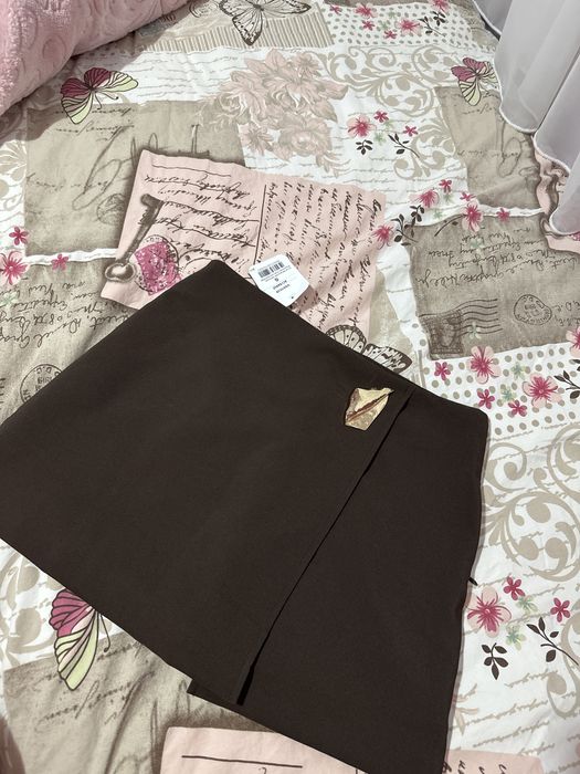 Чисто нова пола-панталон