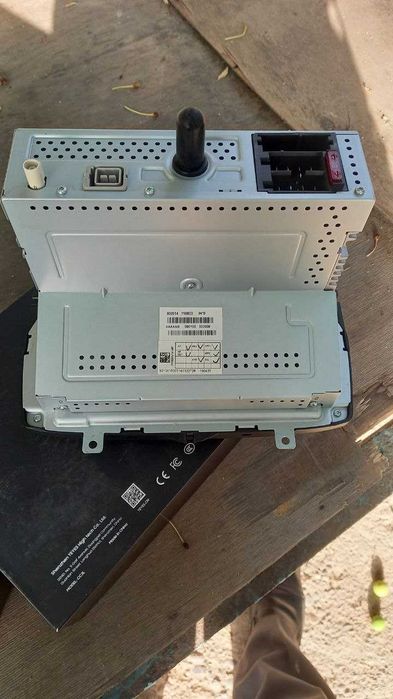 Lada Vesta SW Cross original monitori sotiladi