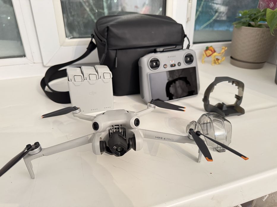 Дрон квадракоптер