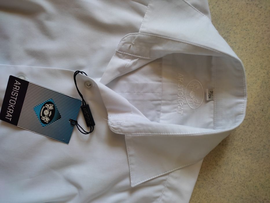 Школьные рубашки и брюки