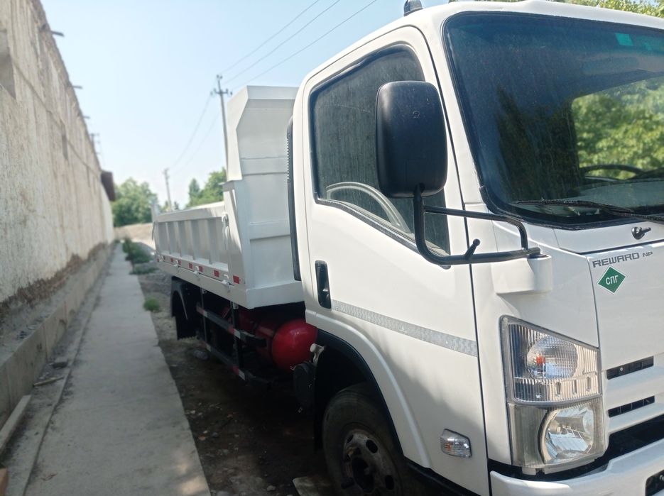 Isuzu samosval 2008