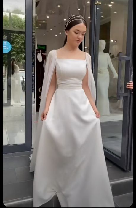 Белое шикарное платье