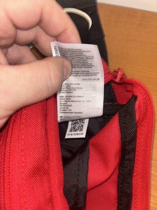 Borseta Adidas Noua, cu eticheta