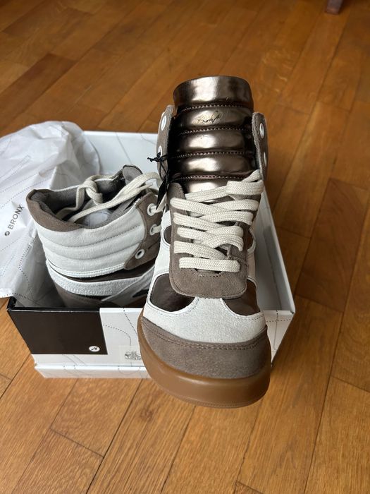 Боти Bronx 39н. Чисто нови . Естествена кожа, имат скрита платформа.