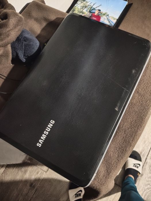 Leptop Samsung bun