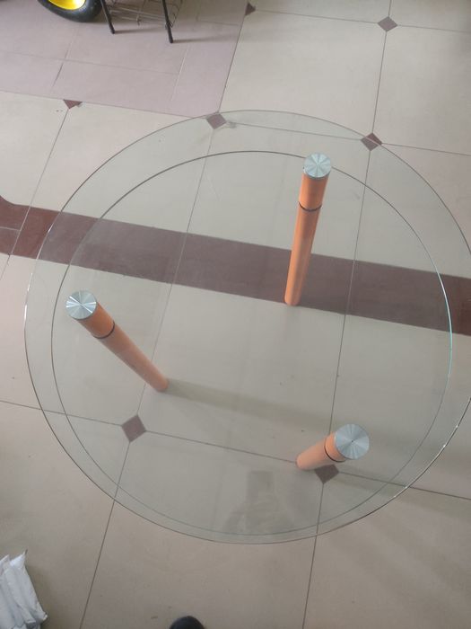 Стол обеденный стеклянный