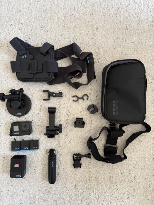 GoPro Hero 8 black plus accesorii