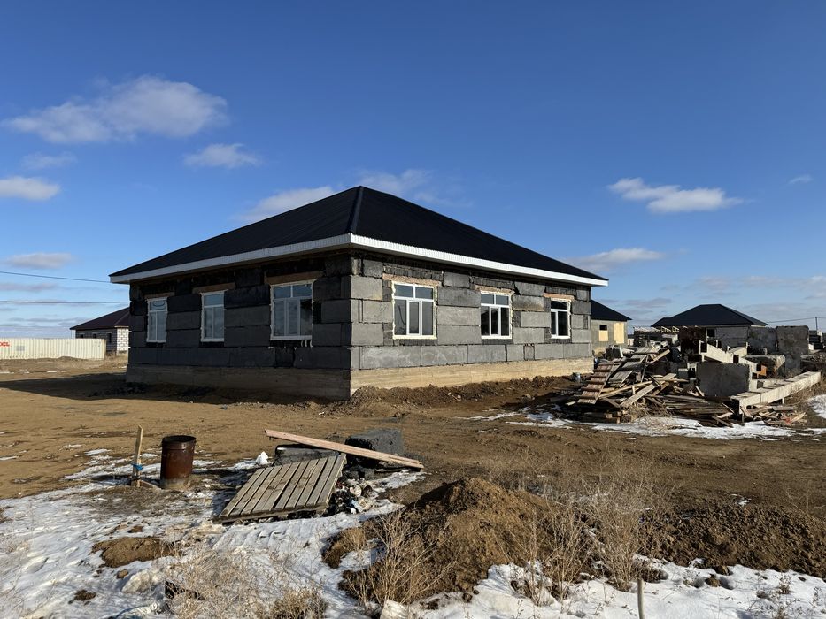 Жер үй сатылады  .