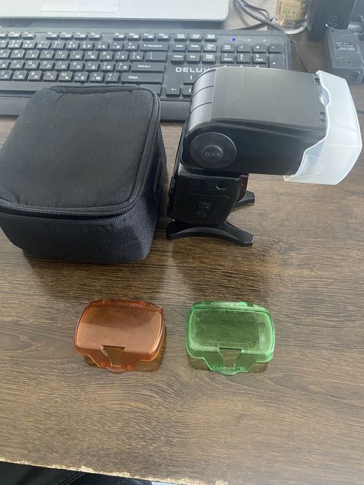 Фотоспышка Nikon SB700