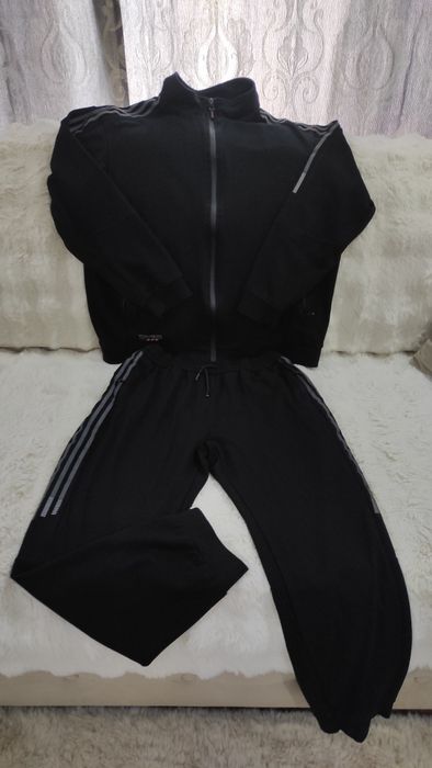 Костюм спортивный