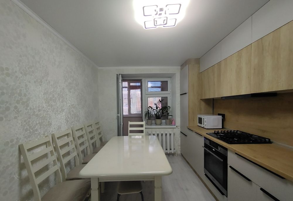 Продам стол со стульями