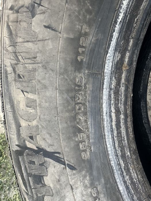 Продам зимние шины 265/70/16,