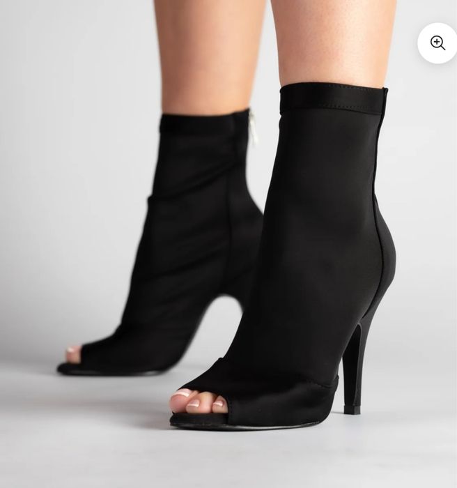 Vand pantofi ermes de dans noi latino nr 40, suprafete multiple