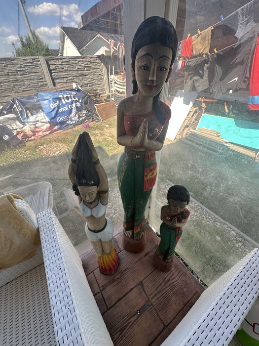 statuete totem sculptate in lemn