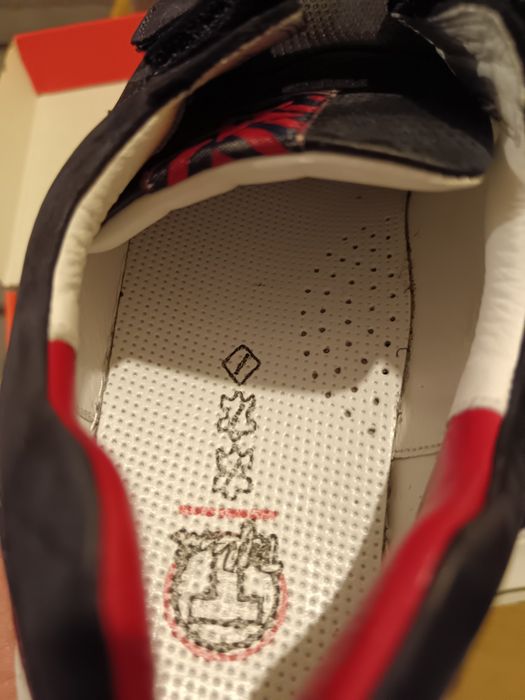 Продаю кроссовки.