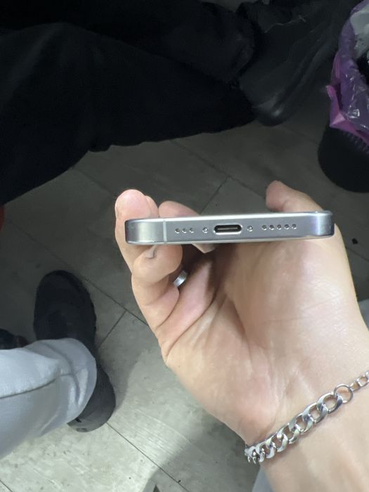 Продам Iphone 15 pro