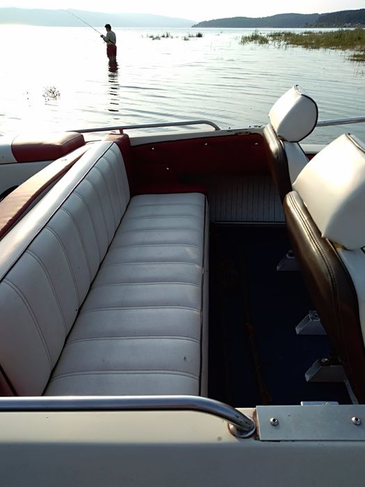 Лодка с колесар с регистрация/0888913334/