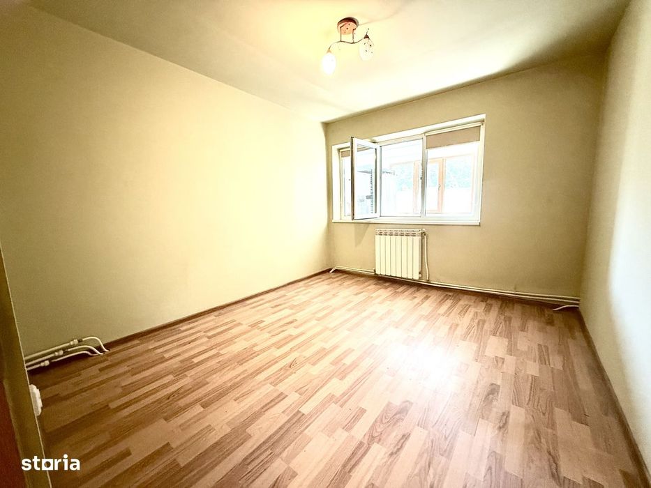 3 camere 75mp Parter zona Garii
