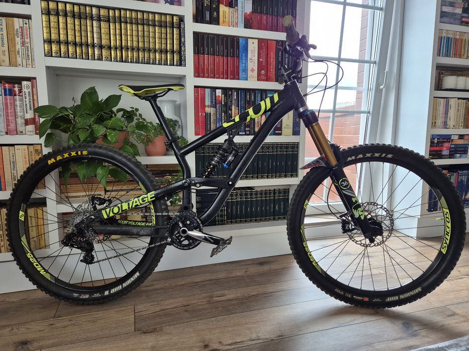 Scott Voltage FR710