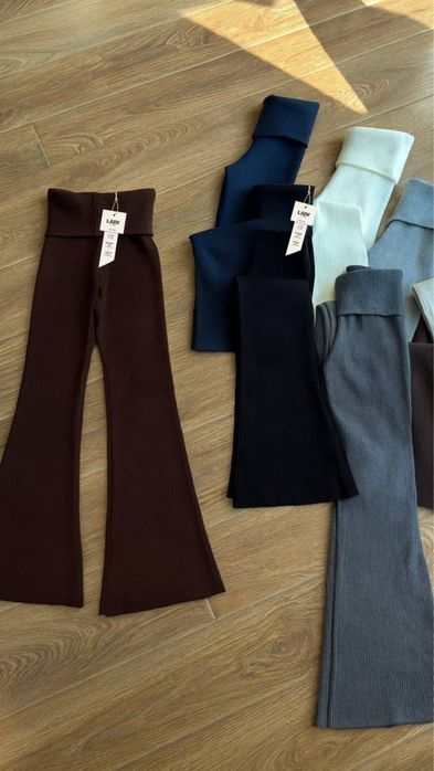 Брюки в рубчик.