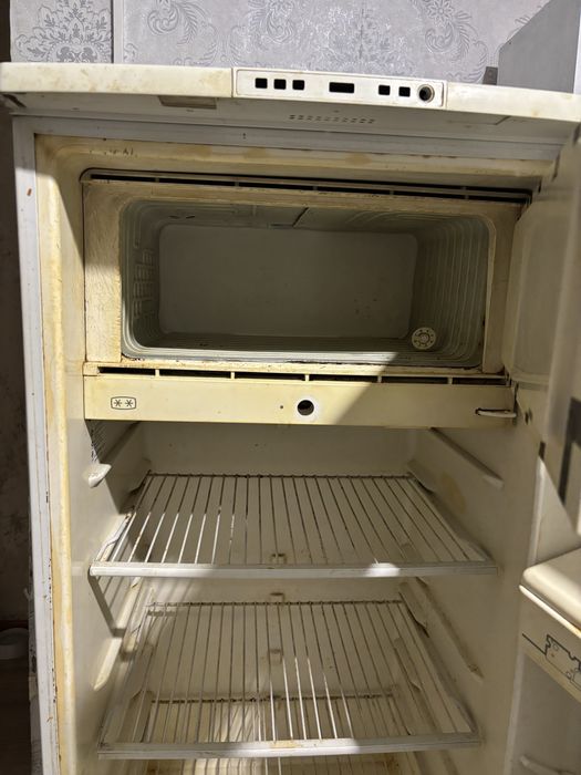 Холодильник Бирюса