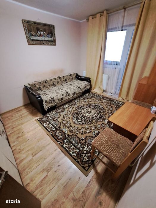 Garsoniera confort sporit, Ipotesti