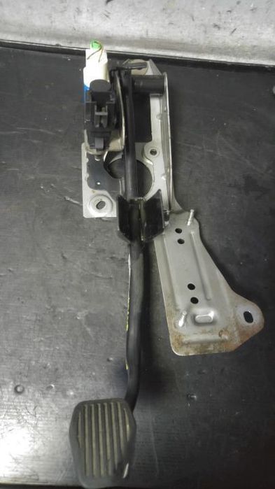 pedala frana 2.0 tdci ford focus 2  4m51-2467-ar