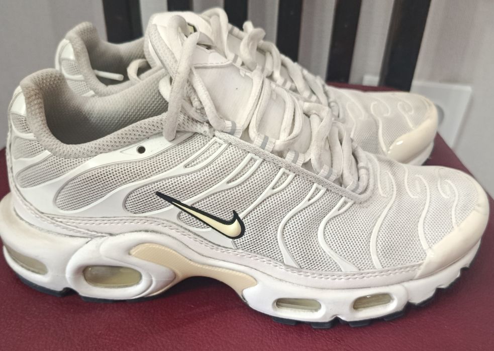 Женские кроссовки Nike
