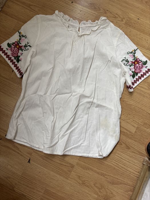 Ie traditionala cu flori brodate - marime M/38
