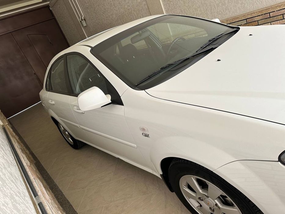 Ласетти сотилади