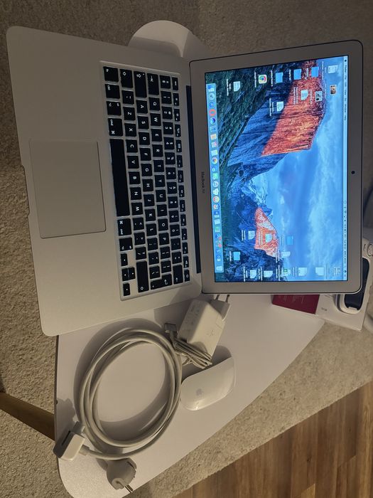 Macbook Air 13”(Early 2014) stare buna