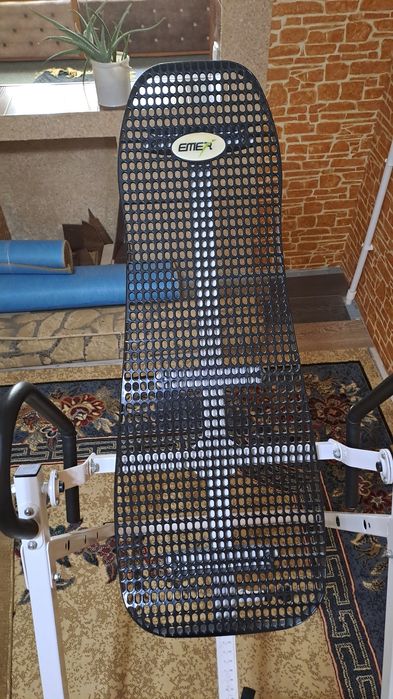 Тренажёр.  Инверсионный стол